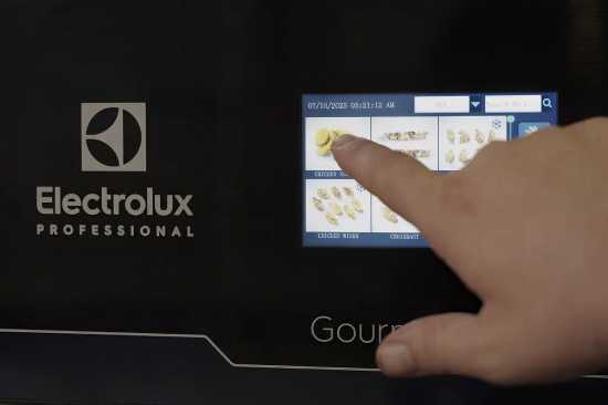 Profesional Horeca, horno de Electrolux Professional en la cocina del restaurante Aponiente