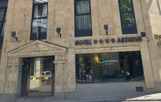 Profesional Horeca, fachada del hotel hotel B&B Hotel Salamanca Centro Artheus