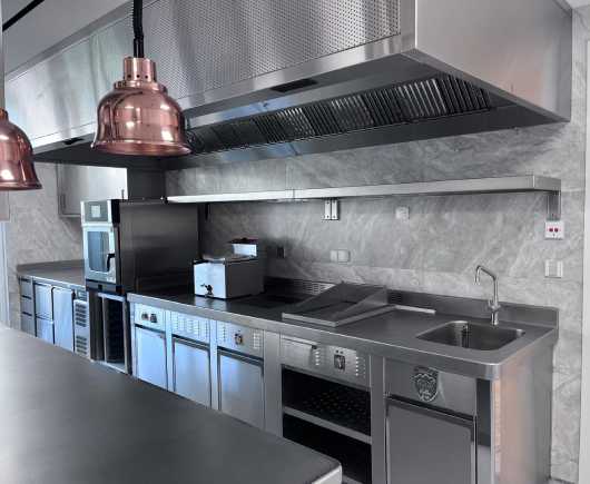 Profesional Horeca, cocina en acero inoxidable de Cianco en la Costa Azul