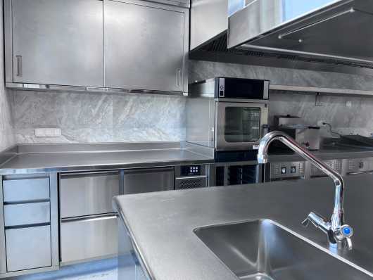 Profesional Horeca, cocina en acero inoxidable de Cianco en la Costa Azul