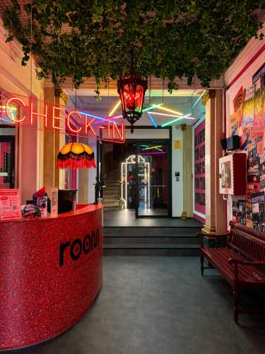 Profesional Horeca, recepción de Room Casa Gracia