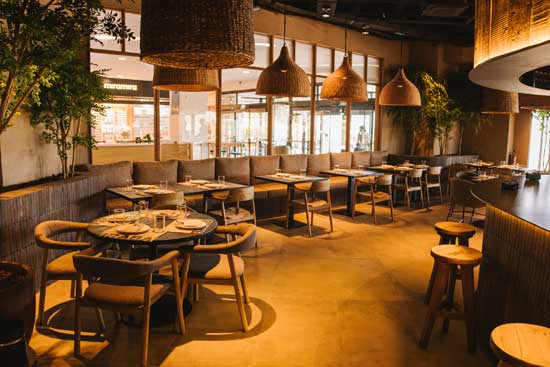 Profesional Horeca, Mobiliario contract de MisterWils en la sala del restaurante BRABA, en San Fernando, Cádiz