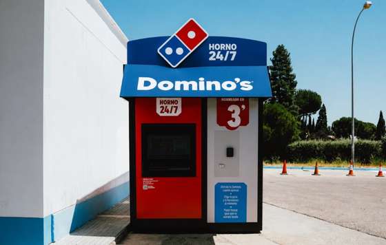 Profesional Horeca- máquina vending de Domino¡s Pizza