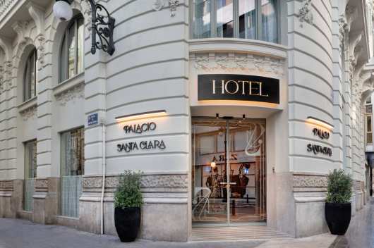 Profesional Horeca, La fachada del hotel Palacio Santa Clara, en Valencia