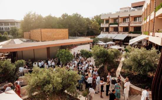 Profesional Horeca, Plaza central del hotel Mandarin Oriental Punta Negra, Mallorca
