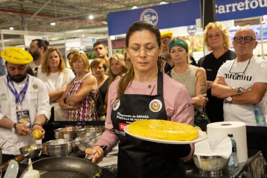 Profesional Horeca, Celia Clara Correira, del restaurante La Teulada de Elche, ganadora del Campeonato de Tortilla de Patatas-Trofeo Tescoma 2026