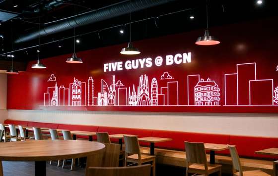 Profesional Horeca- Five Guys restaurante en el aeropuerto de Barcelona